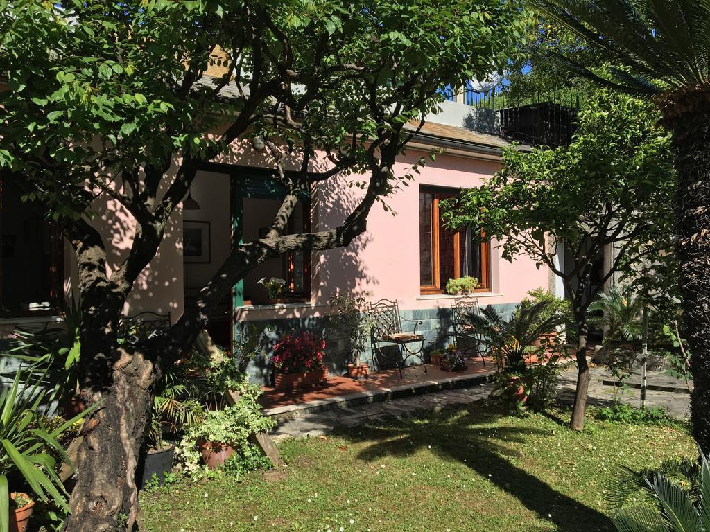 Casa Tra Il Verde E Il Blu Genova Exterior foto